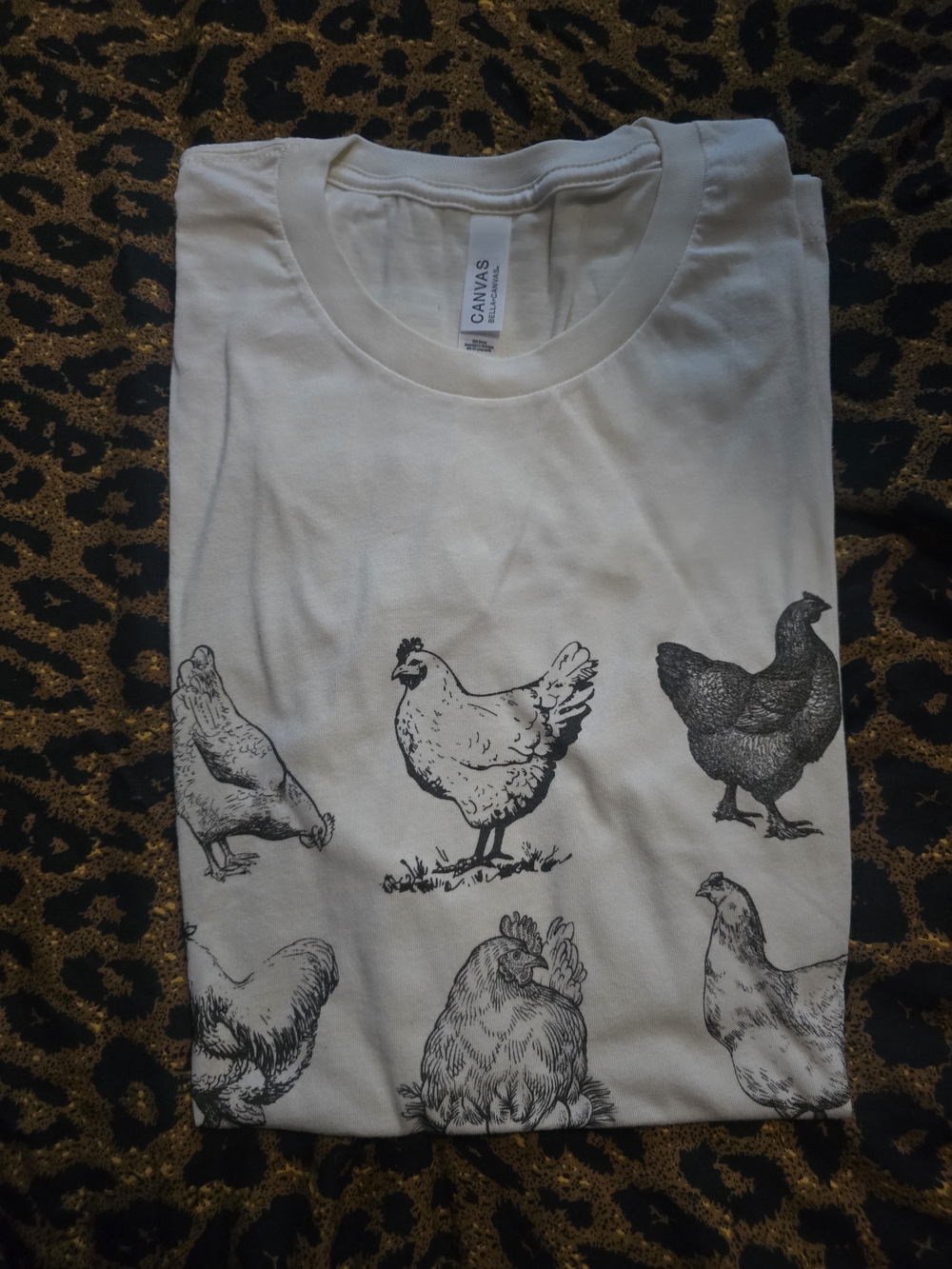Women's Light Gray Short Sleeve Tee with Chicken Illustration - Picture 2 of 2